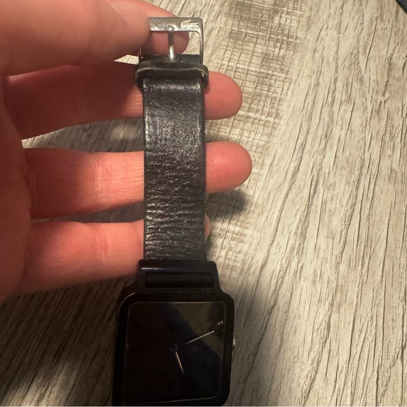 Lacoste LG 56.4.22.2304 Watch With Leather Band Square Face RARE Needs Battery - Picture 6 of 16